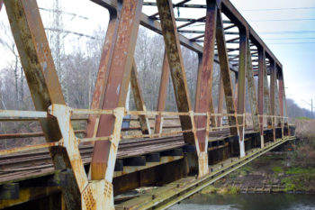 Zniszczony most nad Kanałem Kędzierzyńskim