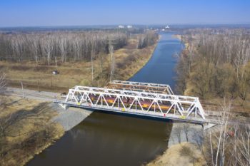 Obrazek: most nad Kanałem Kędzierzyńskim z lotu ptaka