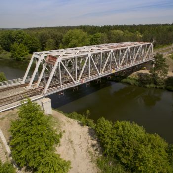 Zdjęcie: letni widok na Most na Kanale Gliwickim. Widok z lotu ptaka.