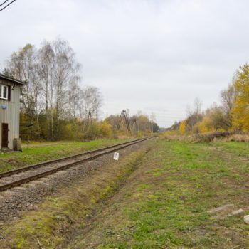 Zdjęcie: widok na przystanek kolejowy w Porębie.