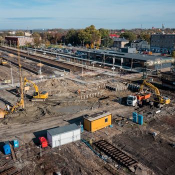 Zdjęcie: widok z góry na prace na stacji Oświęcim.