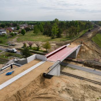Zdjęcie: widok na nowy wiaduk kolejowy w Miasteczku Śląskim