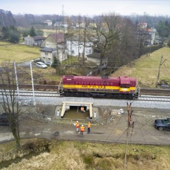 Zdjęcie: Próba naciskowa mostu kolejowego w Brzeszczach