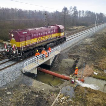 Zdjęcie: Próba naciskowa mostu kolejowego w Brzeszczach