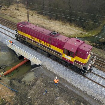 Zdjęcie: Próba naciskowa mostu kolejowego w Brzeszczach