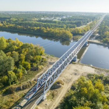 Zdjęcie: jesienne ujęcie na most nad Narwią.